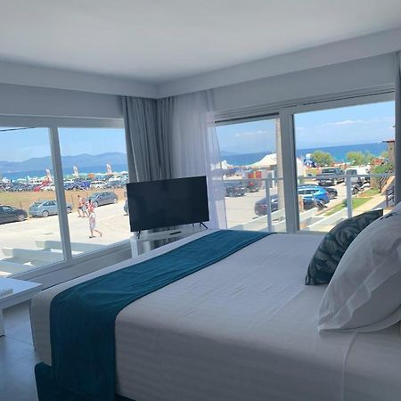 Ocean Blue Suites 伊里斯斯 外观 照片