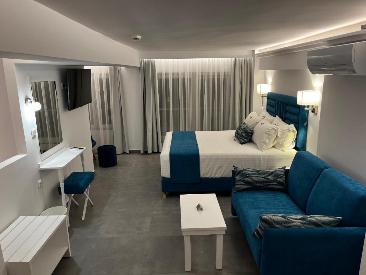 Ocean Blue Suites 伊里斯斯 外观 照片