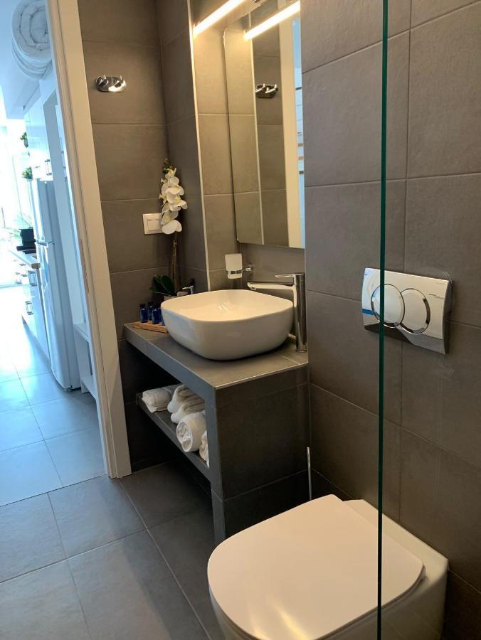 Ocean Blue Suites 伊里斯斯 外观 照片