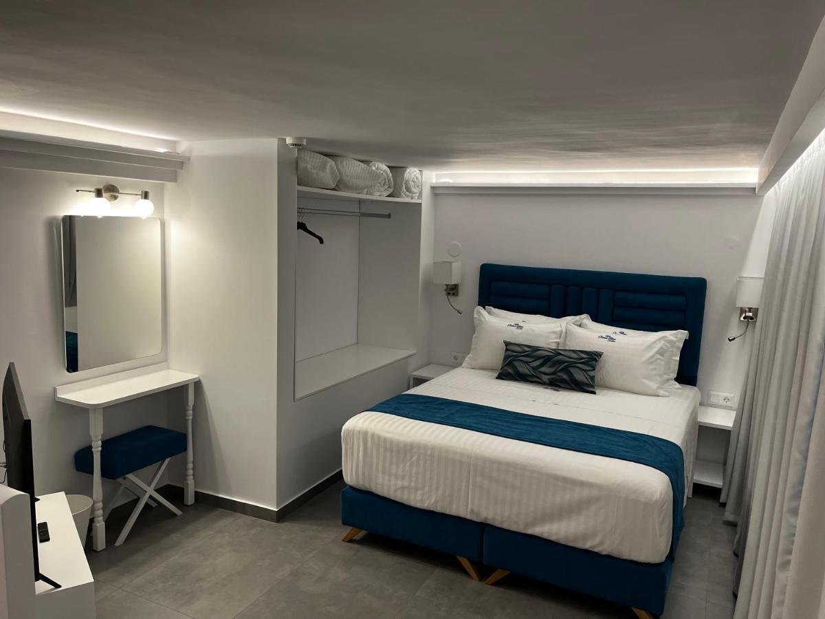 Ocean Blue Suites 伊里斯斯 外观 照片