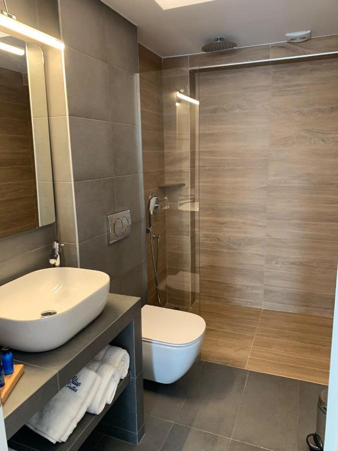 Ocean Blue Suites 伊里斯斯 外观 照片