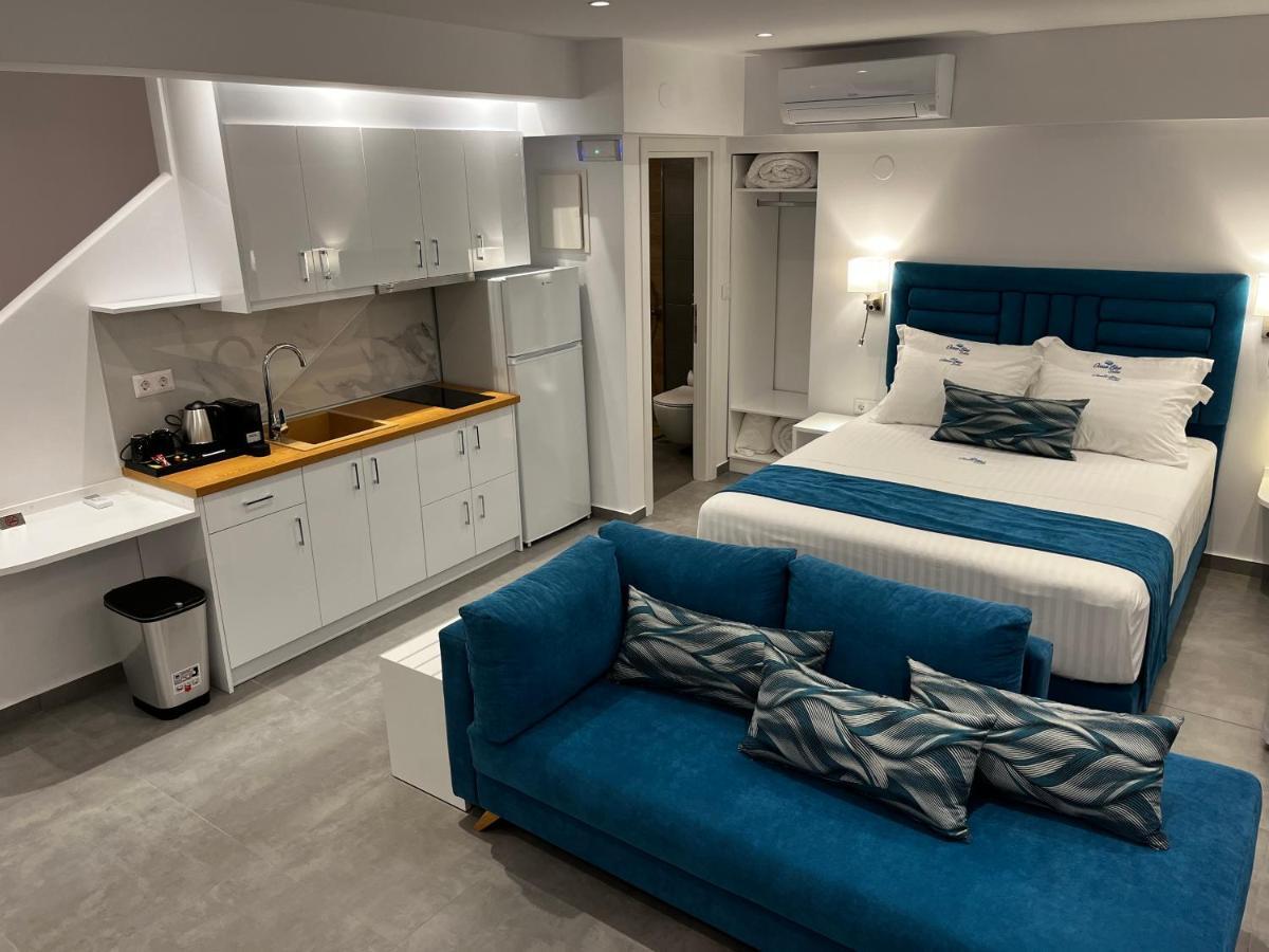 Ocean Blue Suites 伊里斯斯 外观 照片