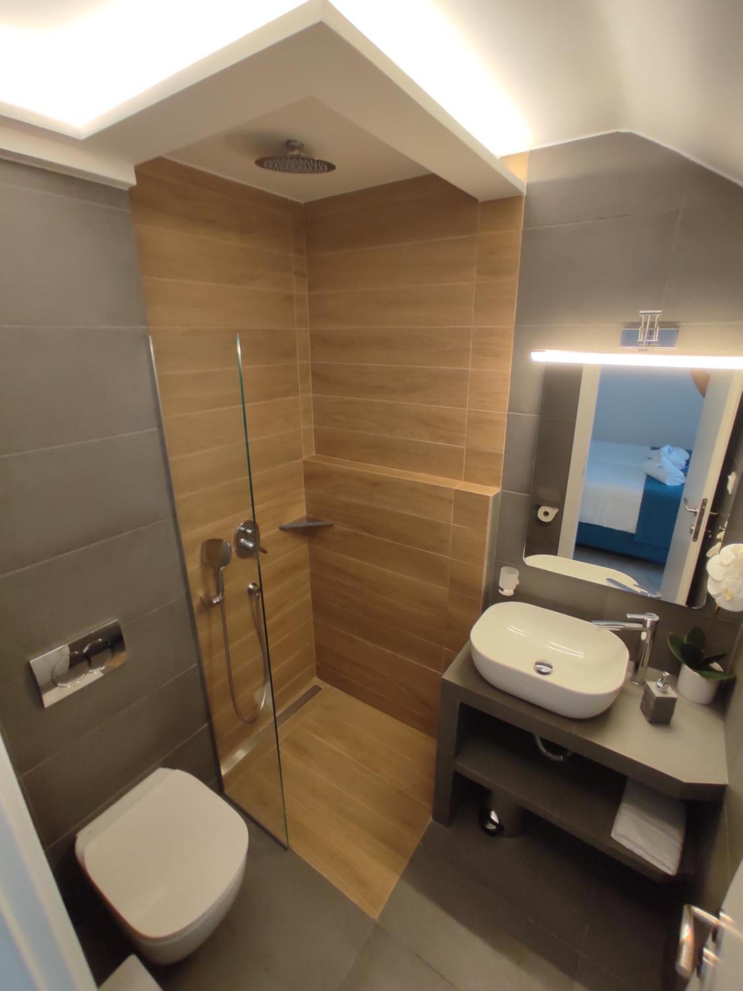Ocean Blue Suites 伊里斯斯 客房 照片
